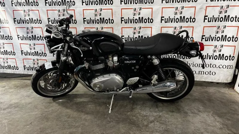 THRUXTON 1200
