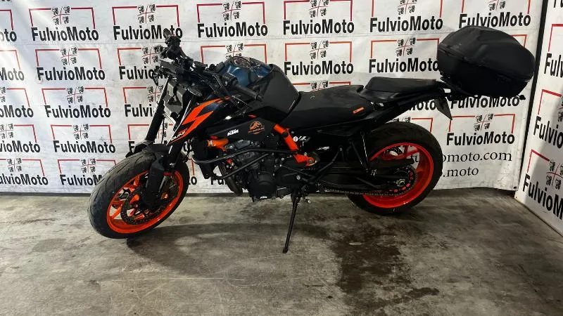 890 DUKE