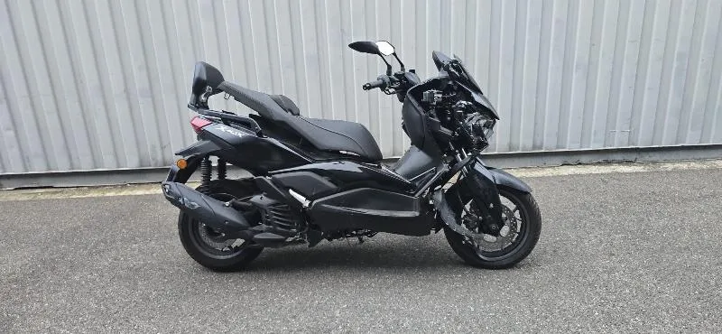 XMAX 125 IRON MAX