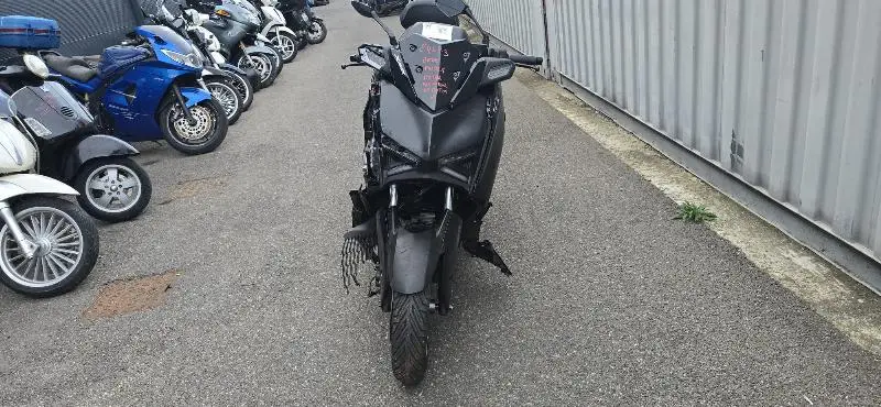 XMAX 125 IRON MAX
