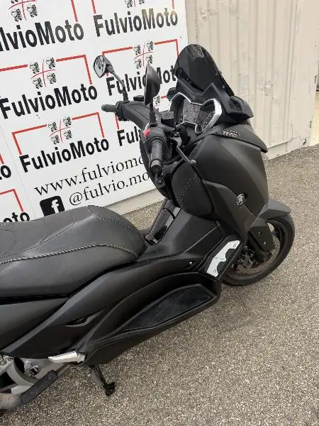 XMAX 125 IRON MAX