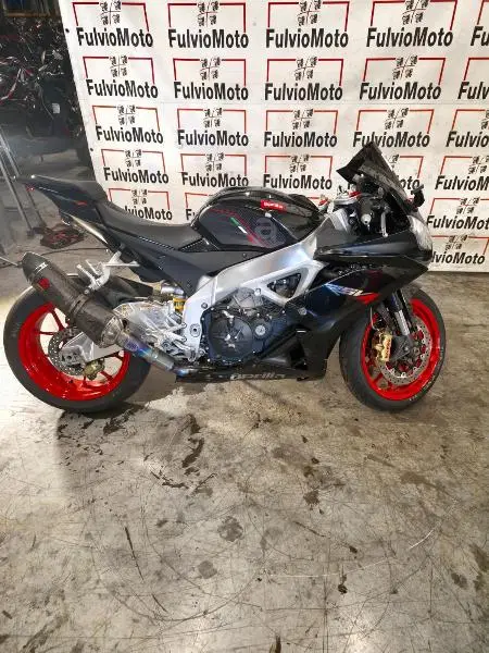 RSV4 1000