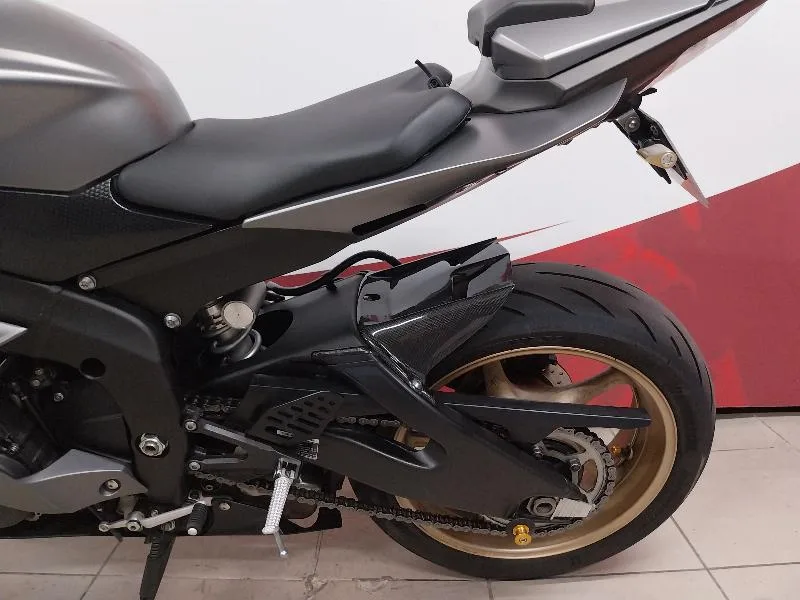 R6