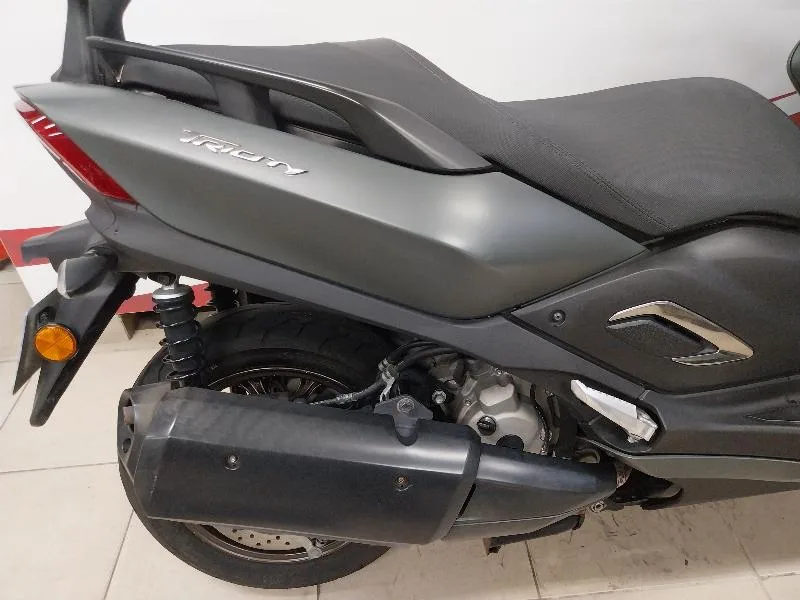 TRICITY 300