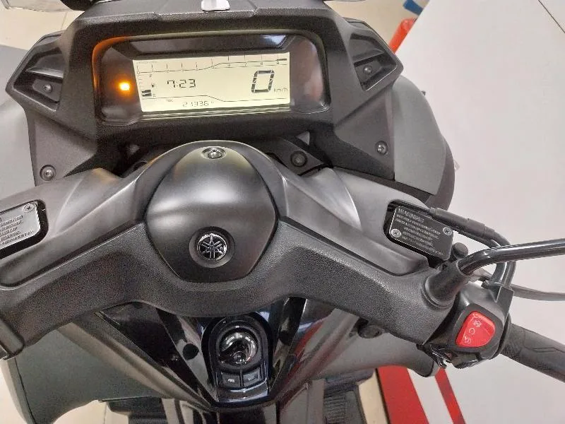 TRICITY 300