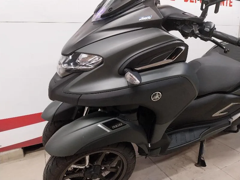TRICITY 300