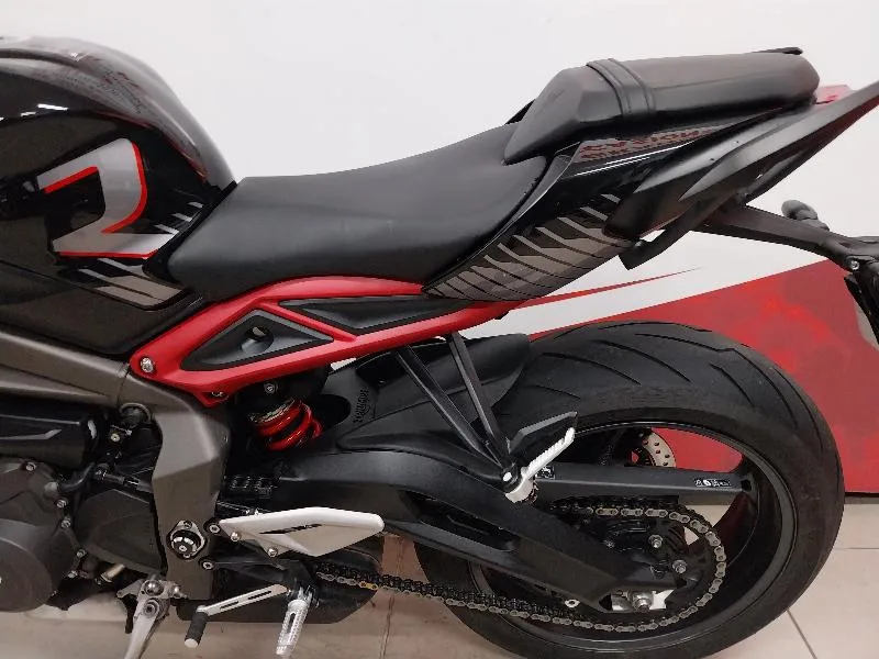 STREET TRIPLE 765 R