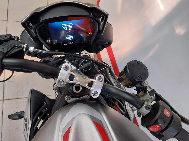 STREET TRIPLE 765 RS