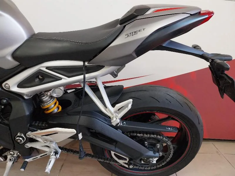 STREET TRIPLE 765 RS