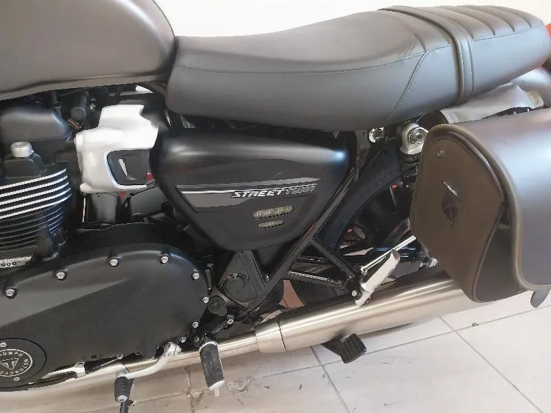 STREET TWIN 900