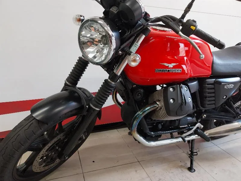 V7 STONE 750
