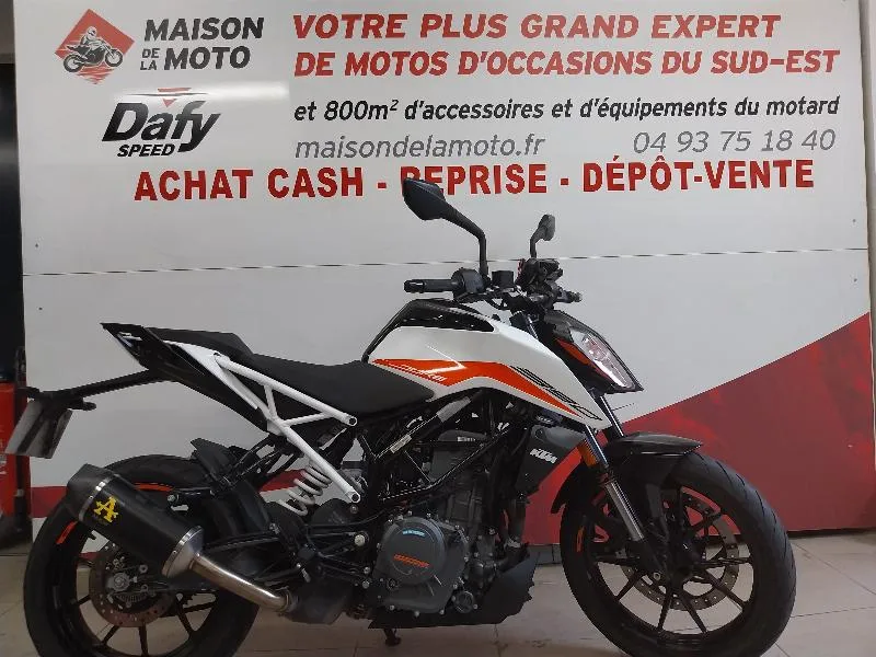 DUKE 390