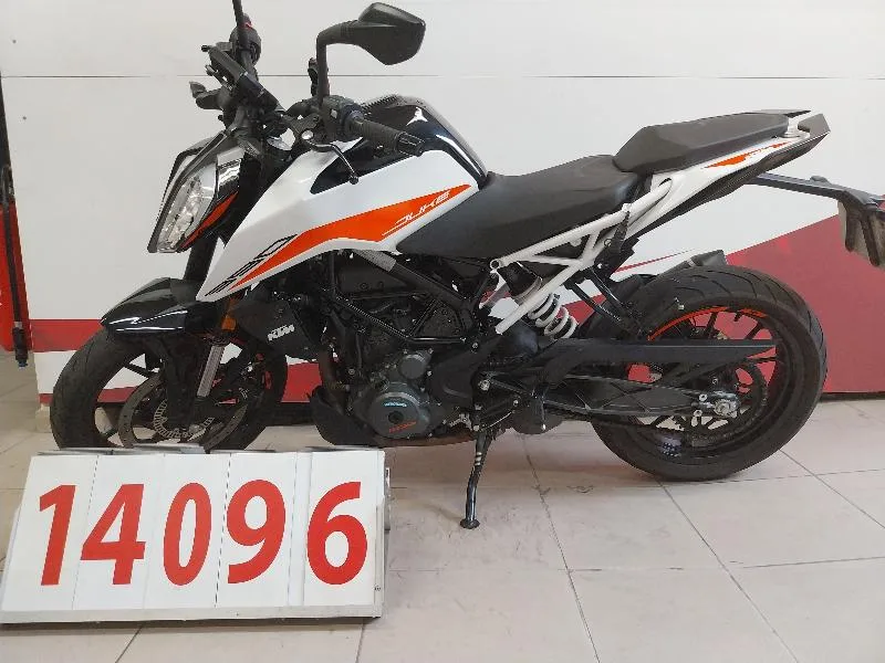 DUKE 390