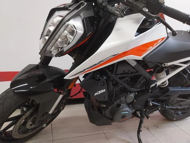 DUKE 390