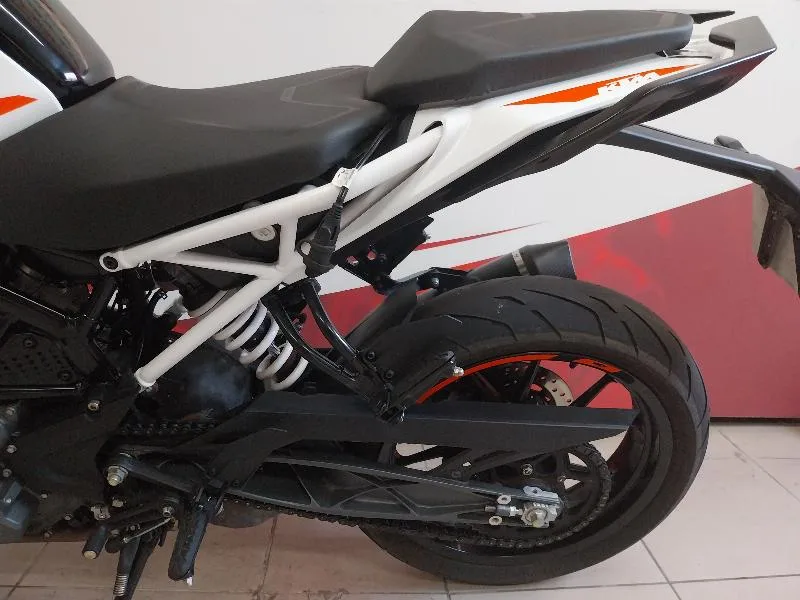 DUKE 390