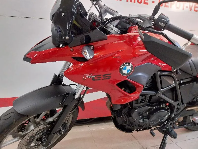 F700GS