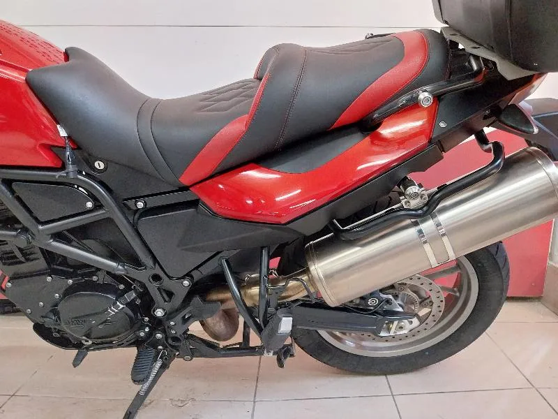 F700GS