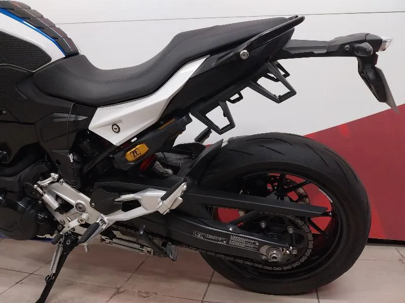 F900R FULL OPTIONS