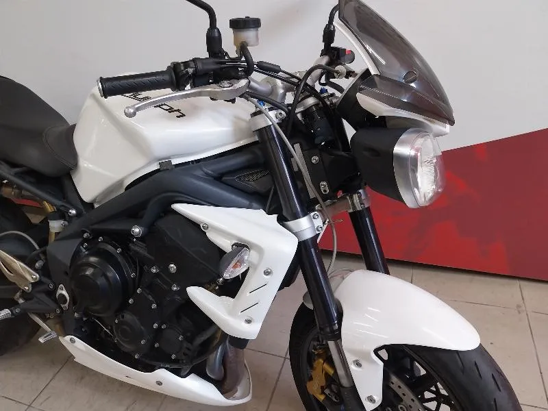 STREET TRIPLE 675 R