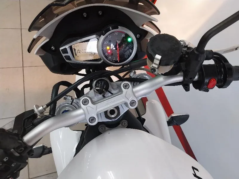 STREET TRIPLE 675 R