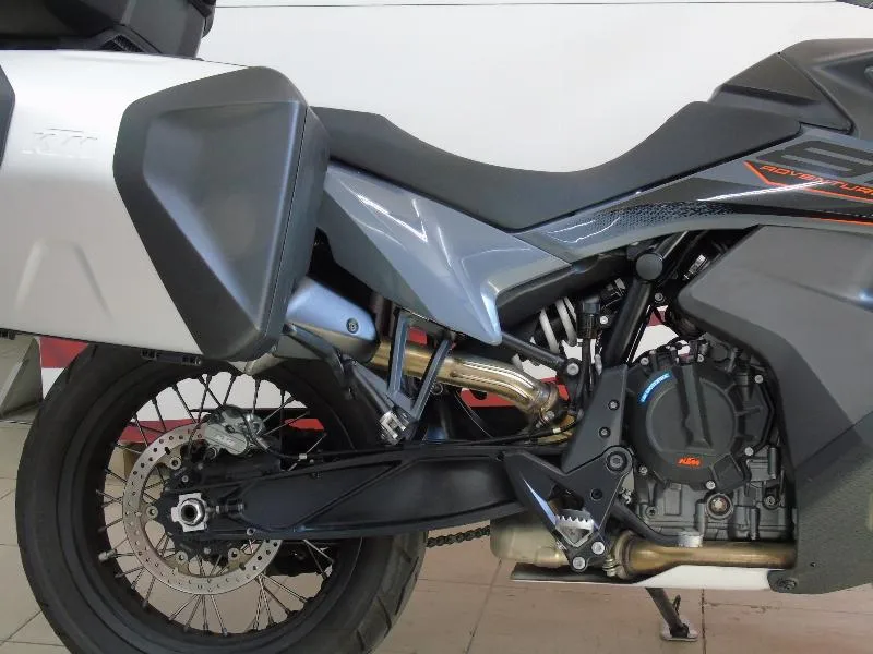 890 ADVENTURE L