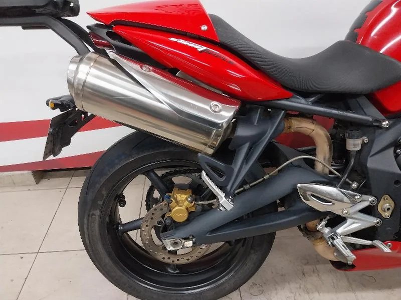 STREET TRIPLE 675