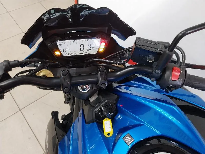 GSXS 750
