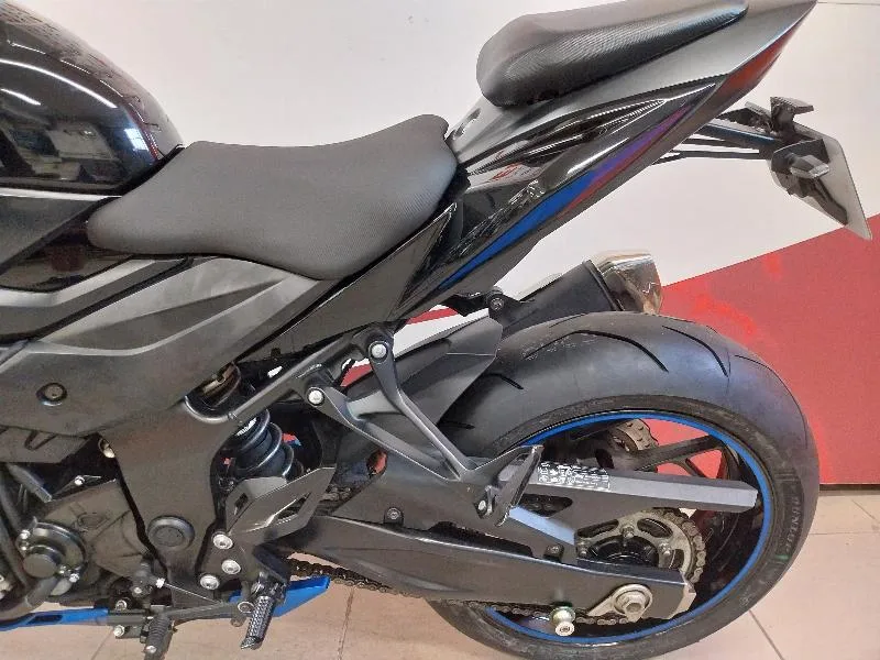 GSXS 750