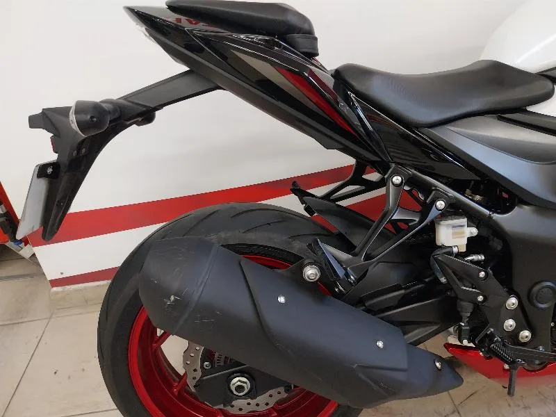 GSXS 750