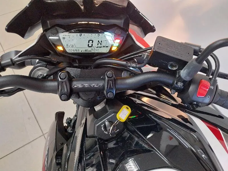 GSXS 750