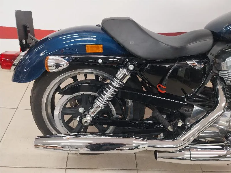 SPORTSTER 883