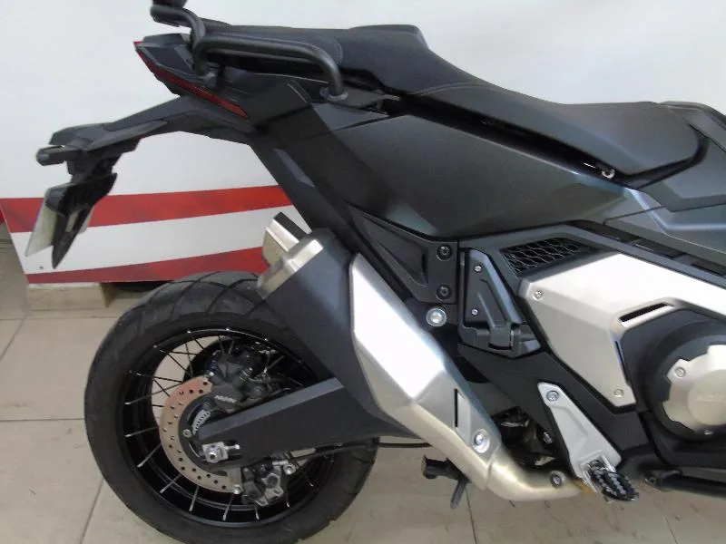 X ADV 750 adventure bridé A2