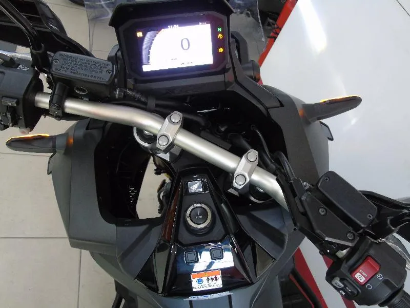 X ADV 750 adventure bridé A2