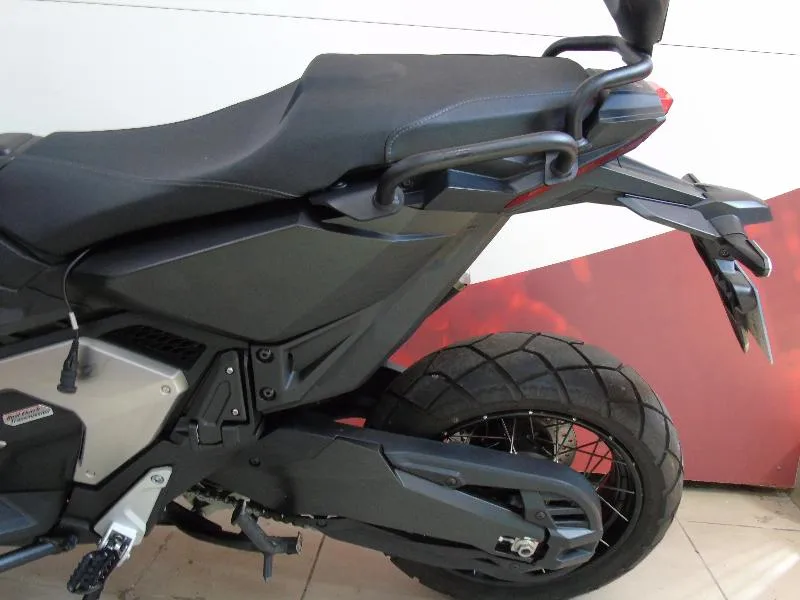 X ADV 750 adventure bridé A2