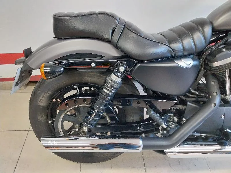 SPORTSTER 883 IRON