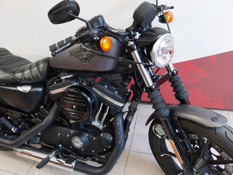 SPORTSTER 883 IRON