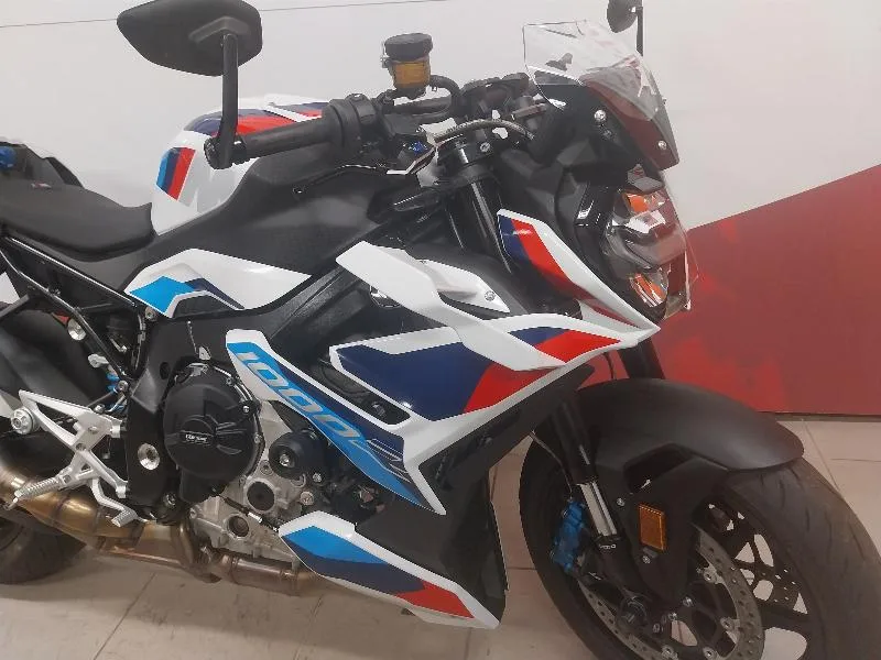 M1000 R