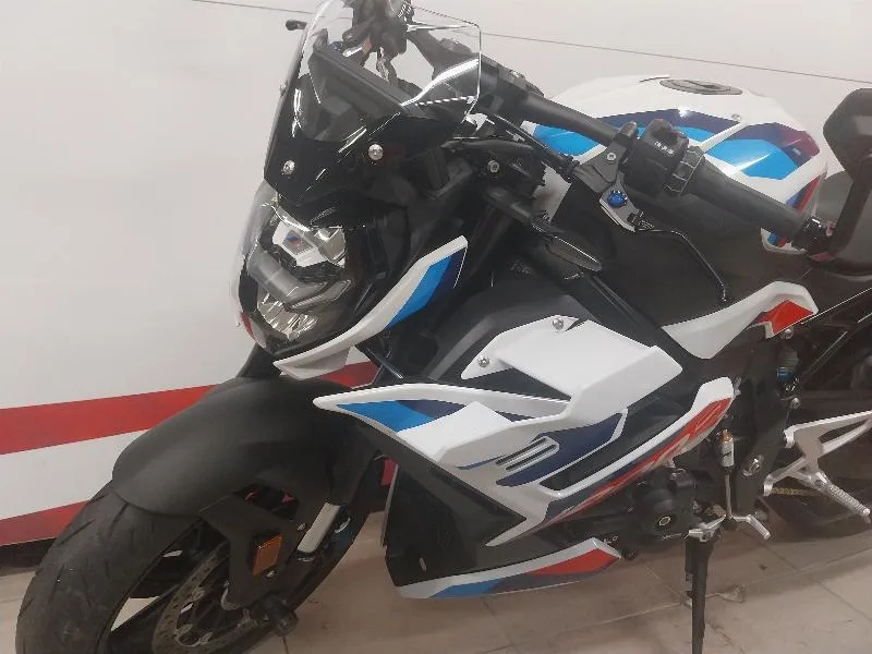 M1000 R