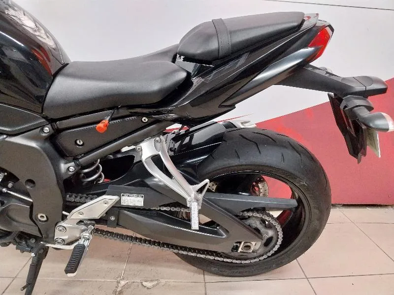 FZ1