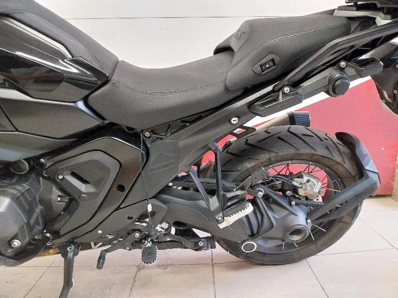 R 1300 GS TRIPLE BLACK