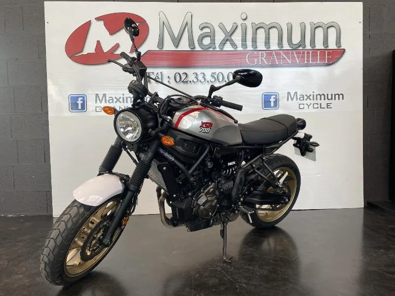 XSR 700 XTRIBUTE