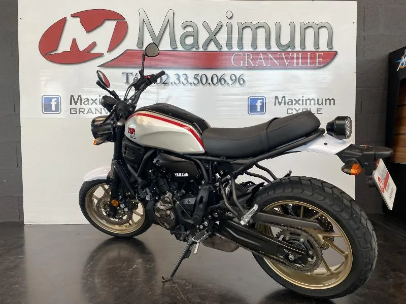 XSR 700 XTRIBUTE