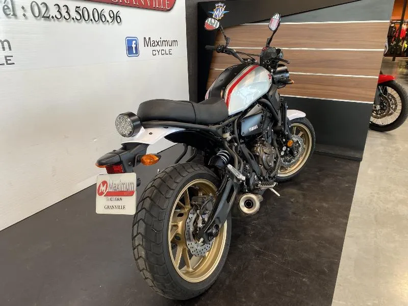 XSR 700 XTRIBUTE