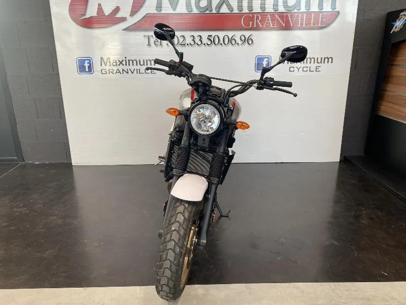 XSR 700 XTRIBUTE
