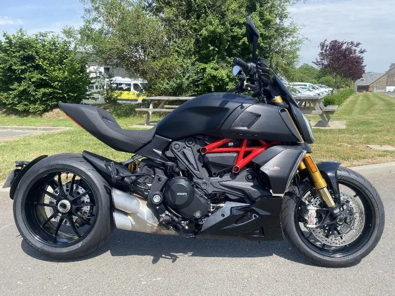 XDIAVEL S