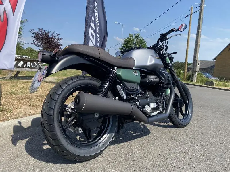 V7 STONE