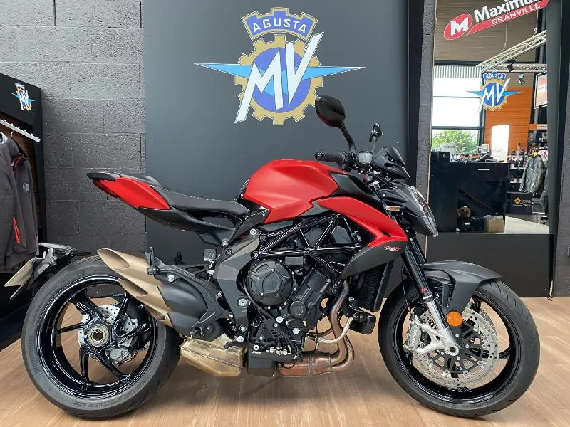 BRUTALE 800