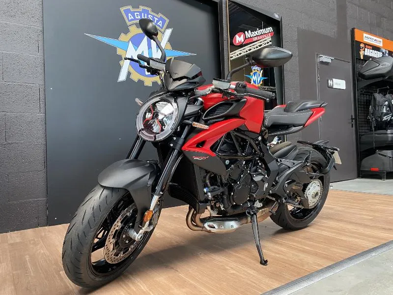 BRUTALE 800