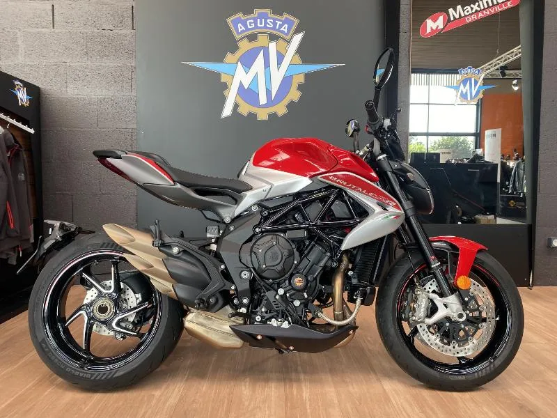 BRUTALE 800