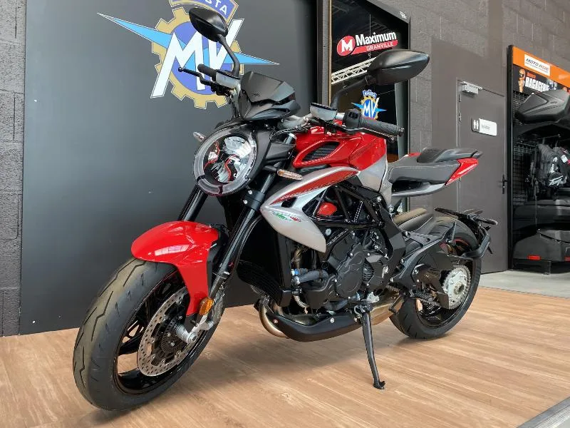 BRUTALE 800